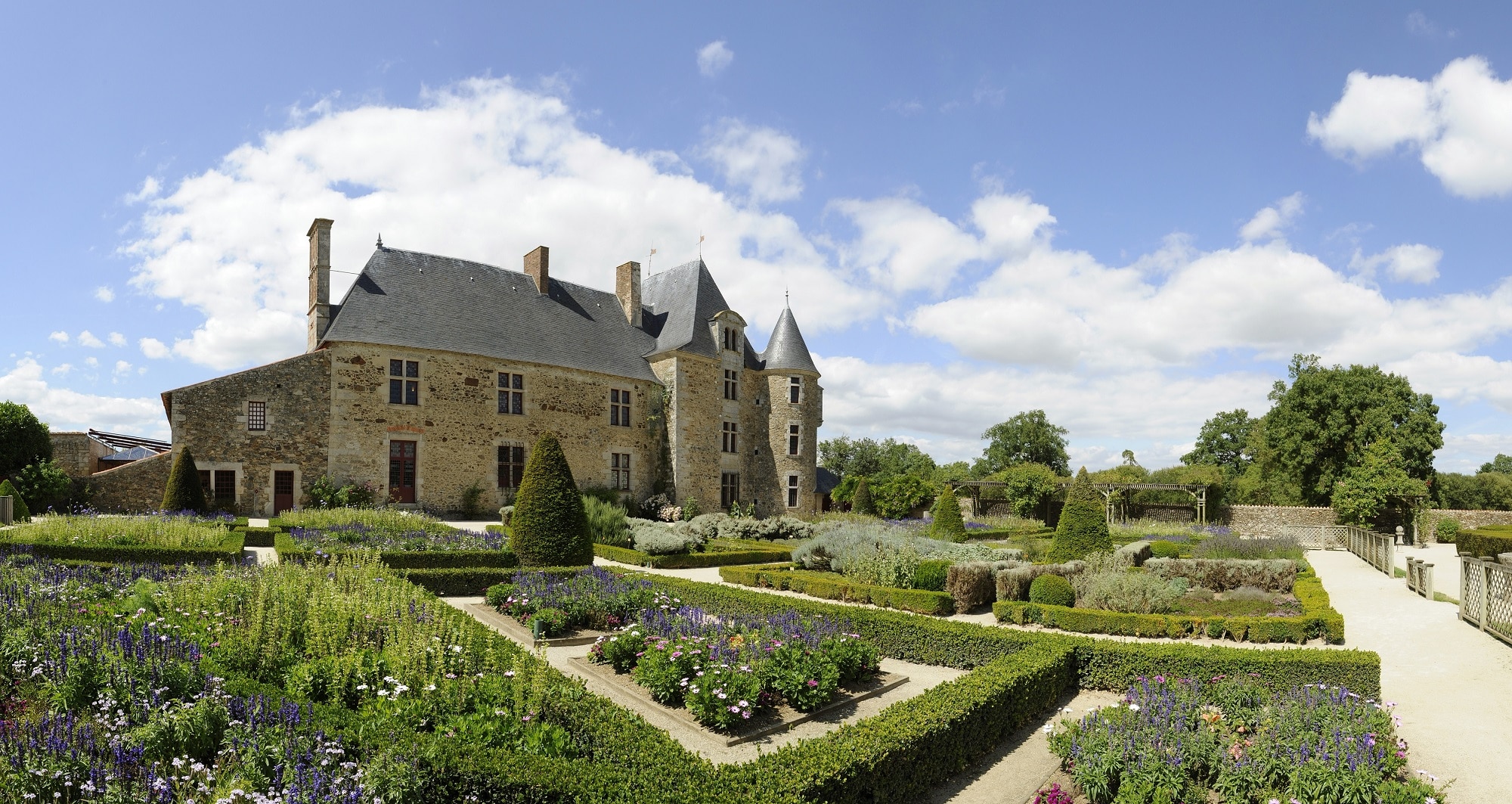 Le Logis De La Chabotterie - Hôtel Restaurant Les Voyageurs